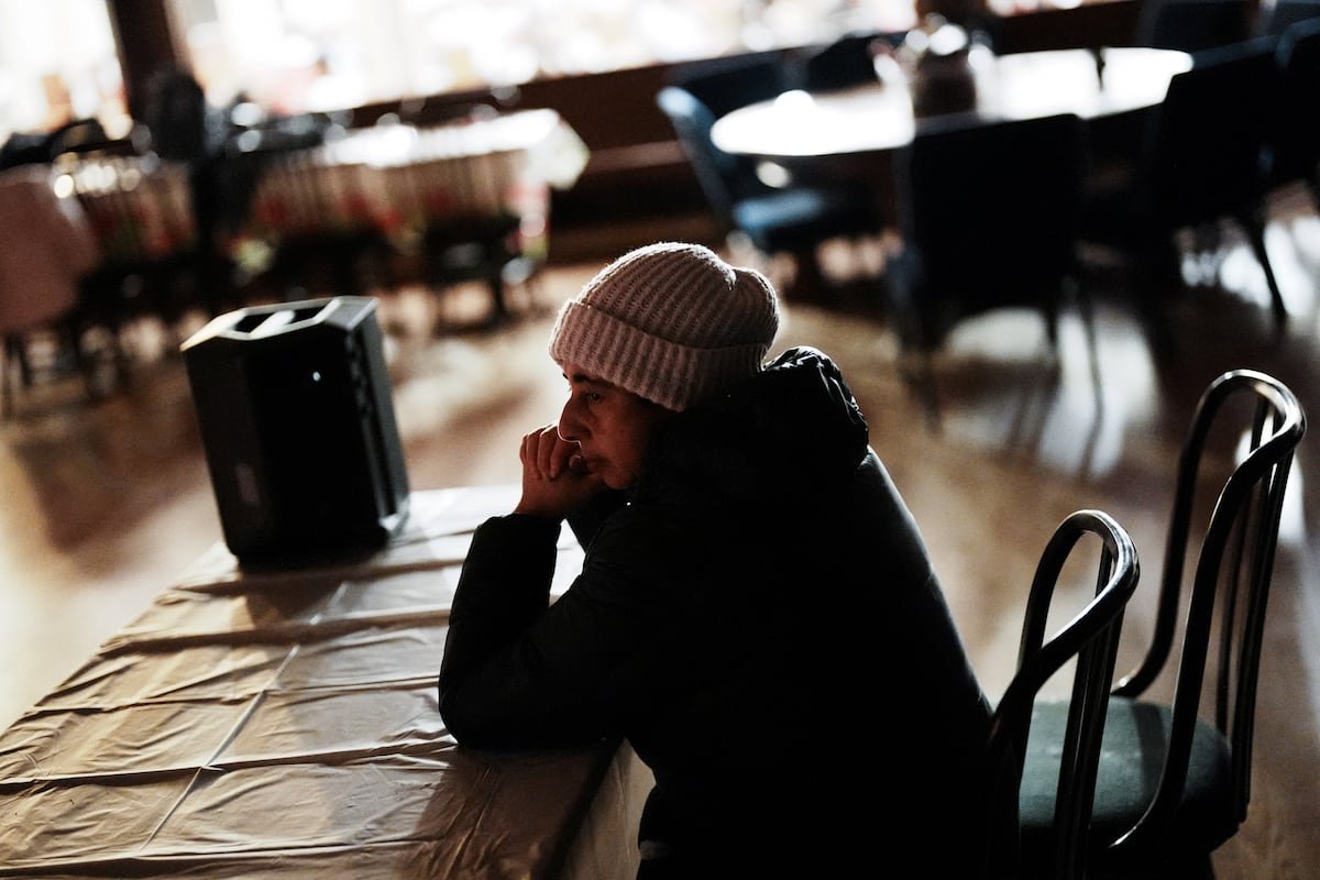 Una jueza bloquea la eliminación del TPS de miles de ciudadanos de Honduras, Nicaragua y Nepal | Inmigración en Estados Unidos