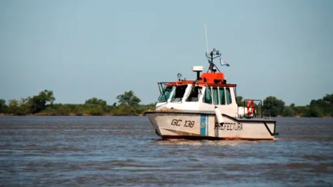Una lancha volcó en el río Paraná, tres personas fallecieron y hay un desaparecido