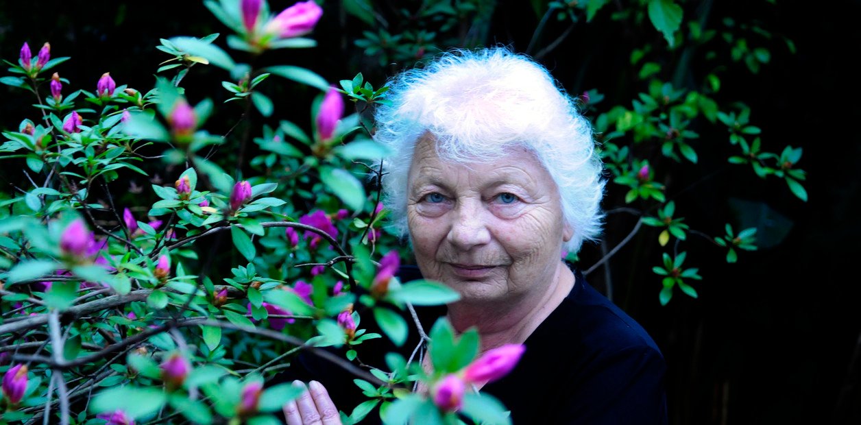 “Una no se jubila de la poesía”