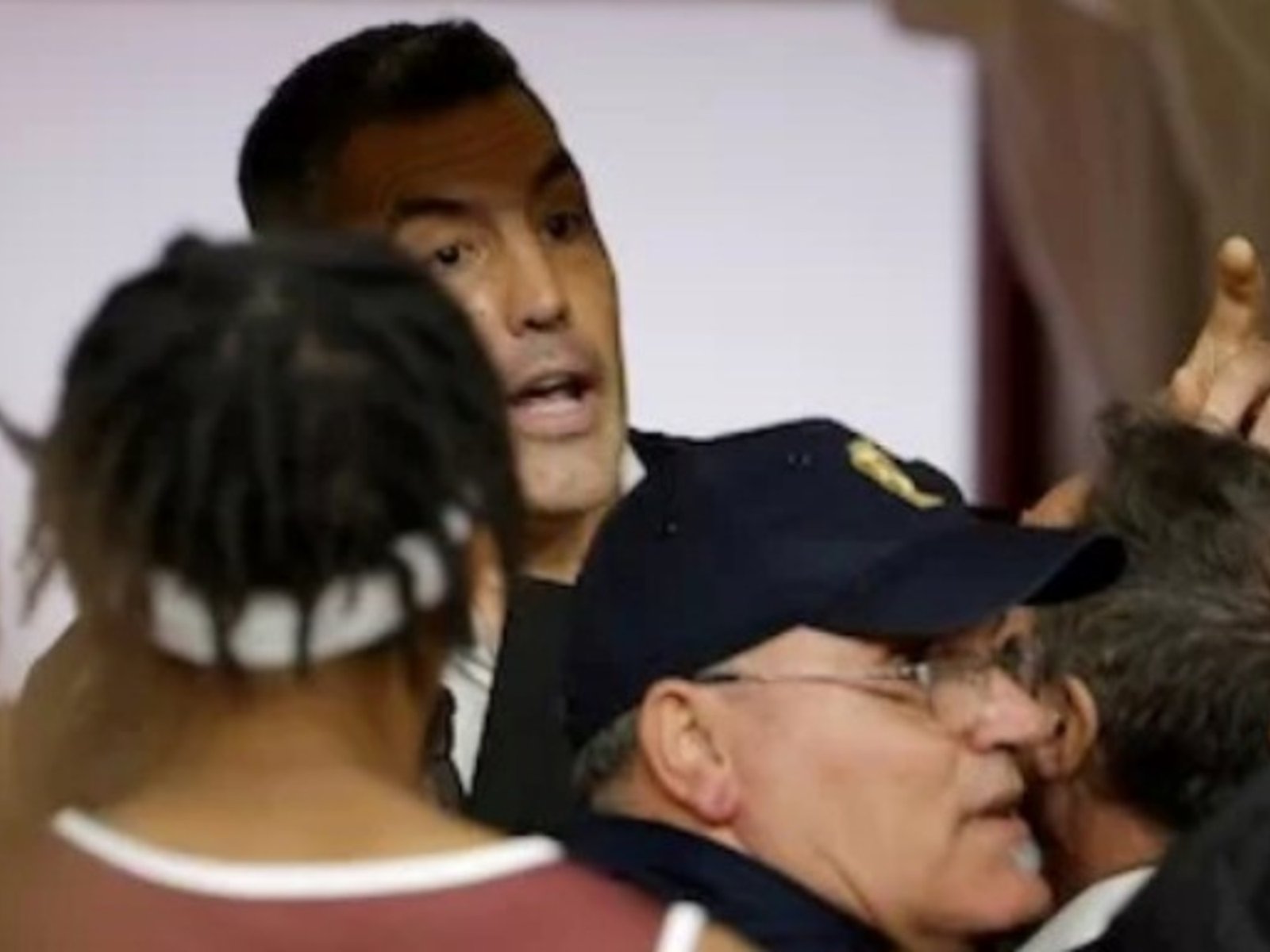 agredieron a Luis Scola por la espalda en un partido de la Lega A