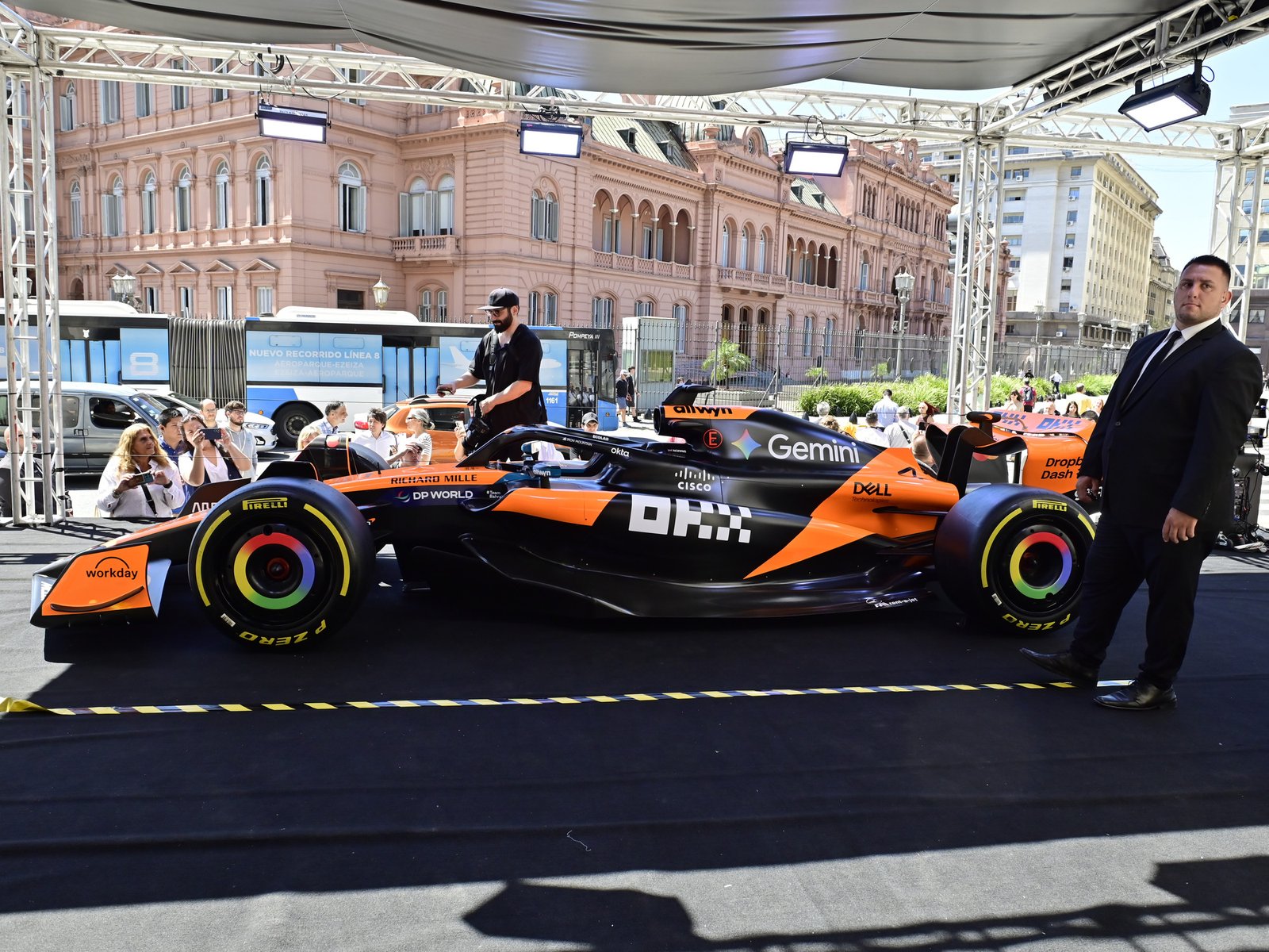 cómo y dónde ver la réplica del auto de Lando Norris