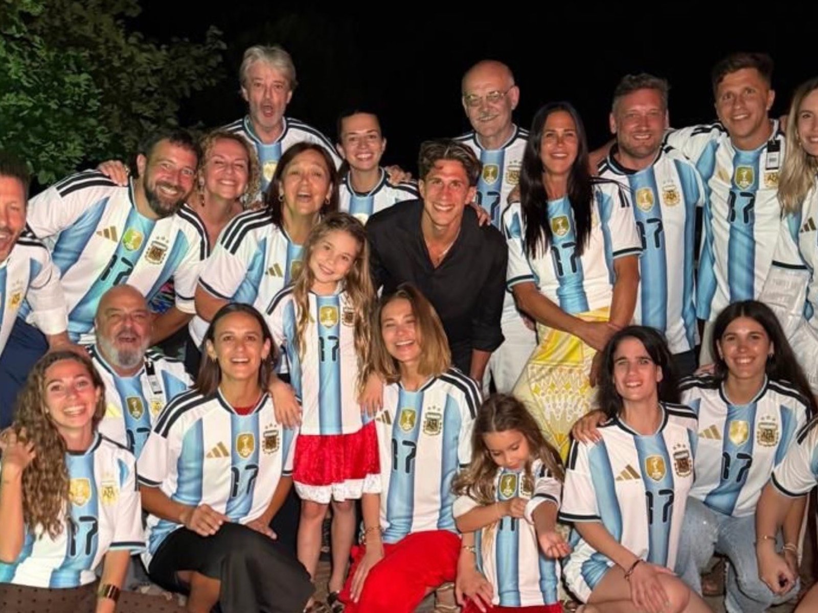 el bautismo de su nieto Faustino y el novio de su ex integrado en la familia