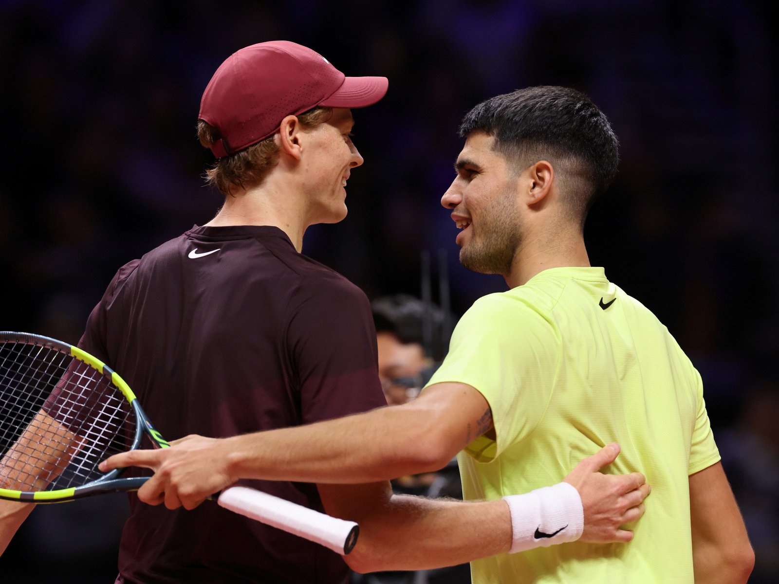 Alcaraz le ganó a Sinner el primer duelo de 2026 en una exhibición a pura diversión en Corea del Sur