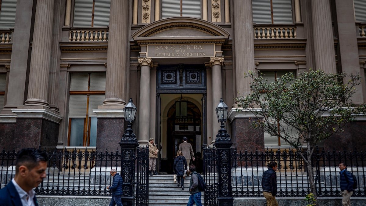 Argentina toma un nuevo préstamo con bancos internacionales por 3.000 millones de dólares