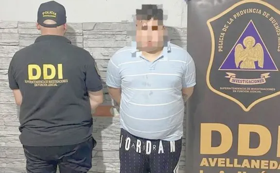 Atacó a tiros a un padre y a su hijo y fue detenido