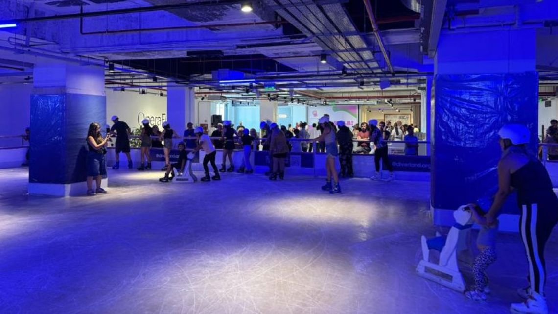 Carlos Paz suma la única pista de hielo permanente de Córdoba con la propuesta de Opera Fun