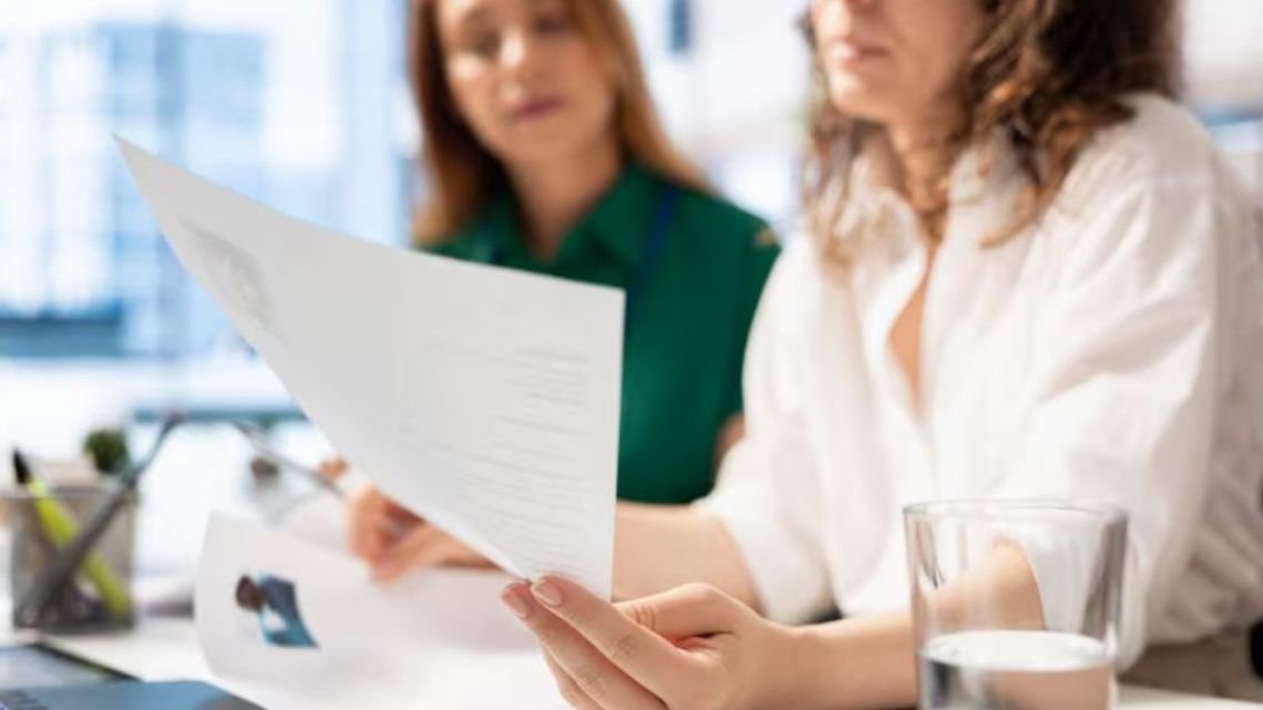 Cómo crear tu currículum gratis: los 5 mejores sitios para descargar modelos de CV listos para usar