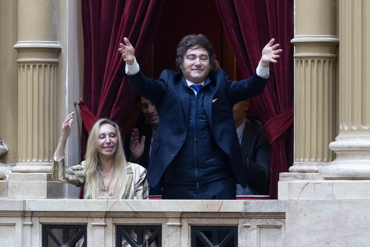 El Gobierno de Milei estrena un nuevo esquema cambiario, mientras busca recursos para pagar vencimientos de deuda