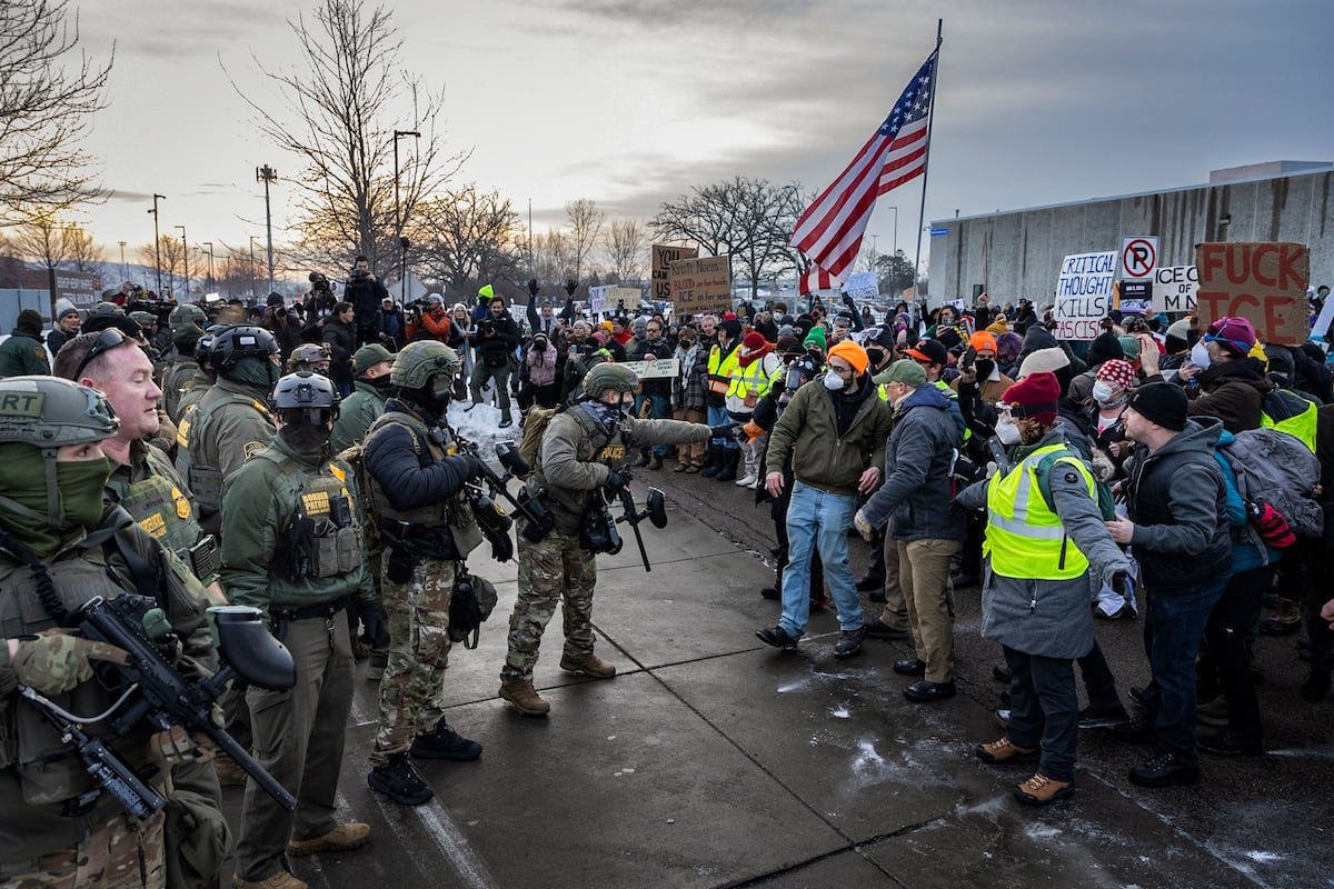 El vídeo grabado por el agente del ICE que mató a tiros a una mujer en Minneapolis escala la crisis en Estados Unidos | Inmigración en Estados Unidos