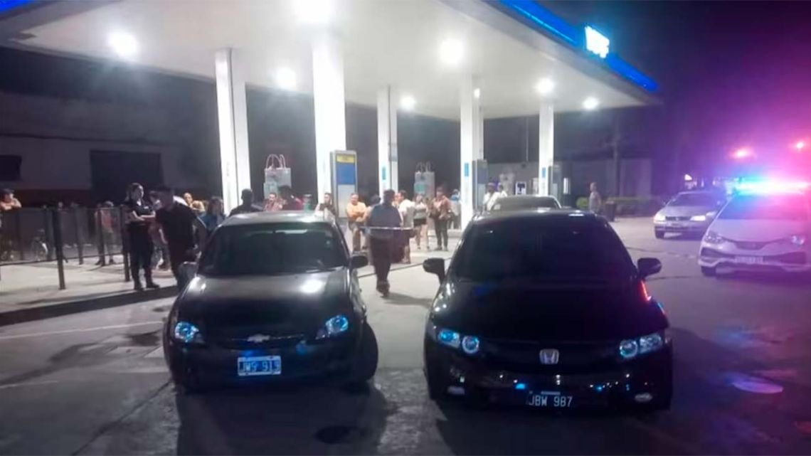 En Zárate, un hombre mató a balazos a la expareja de su novia en una estación de servicio