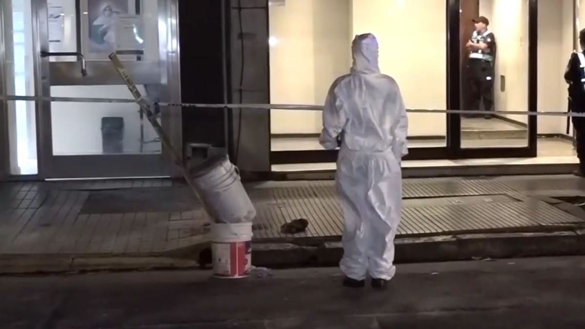 Furiosa, una mujer le dio 5 puñaladas a su pareja: la detuvieron y jura que fue “en defensa propia”