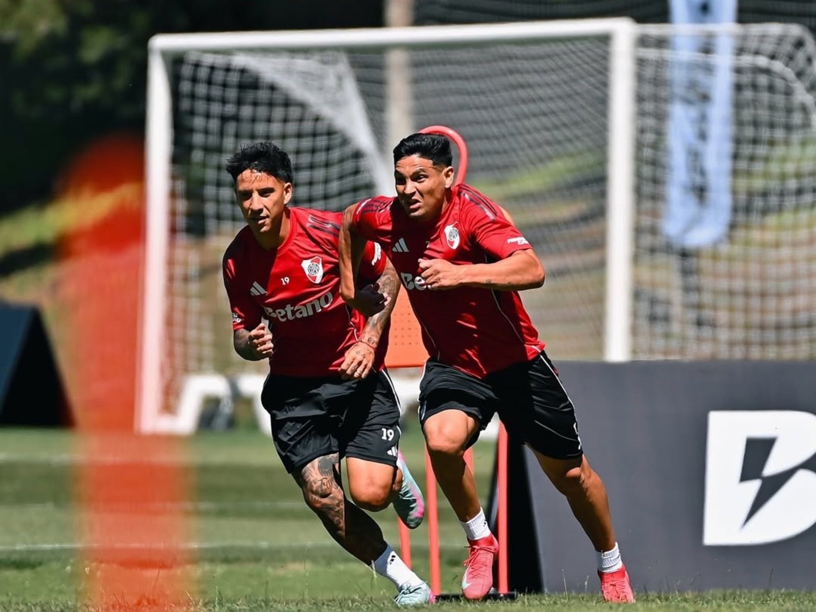 Hay que dar el doble: el intenso arranque de River en el Sur y la búsqueda para solucionar un déficit de 2025 :: Olé