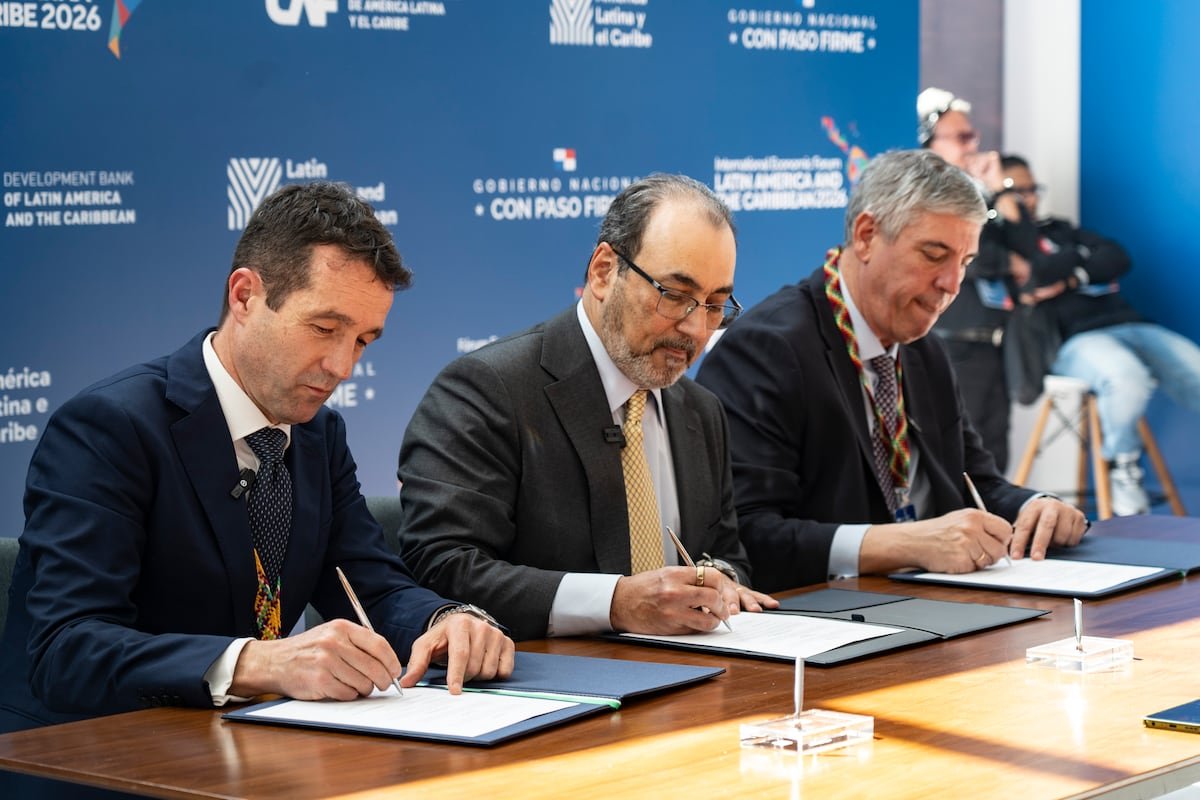 Indra Group firma un acuerdo de colaboración con CAF para el desarrollo de proyectos digitales en América Latina