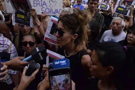 Jessica Schwab: “los que tengan información que se acerquen, que los van a proteger”