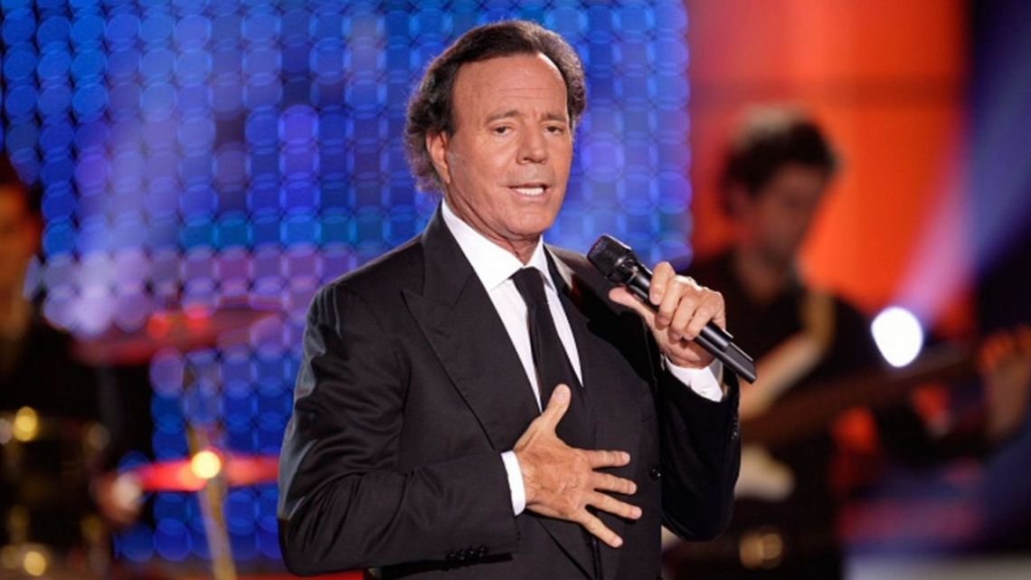 La Fiscalía española abrió una causa contra Julio Iglesias por agresiones sexuales y trata