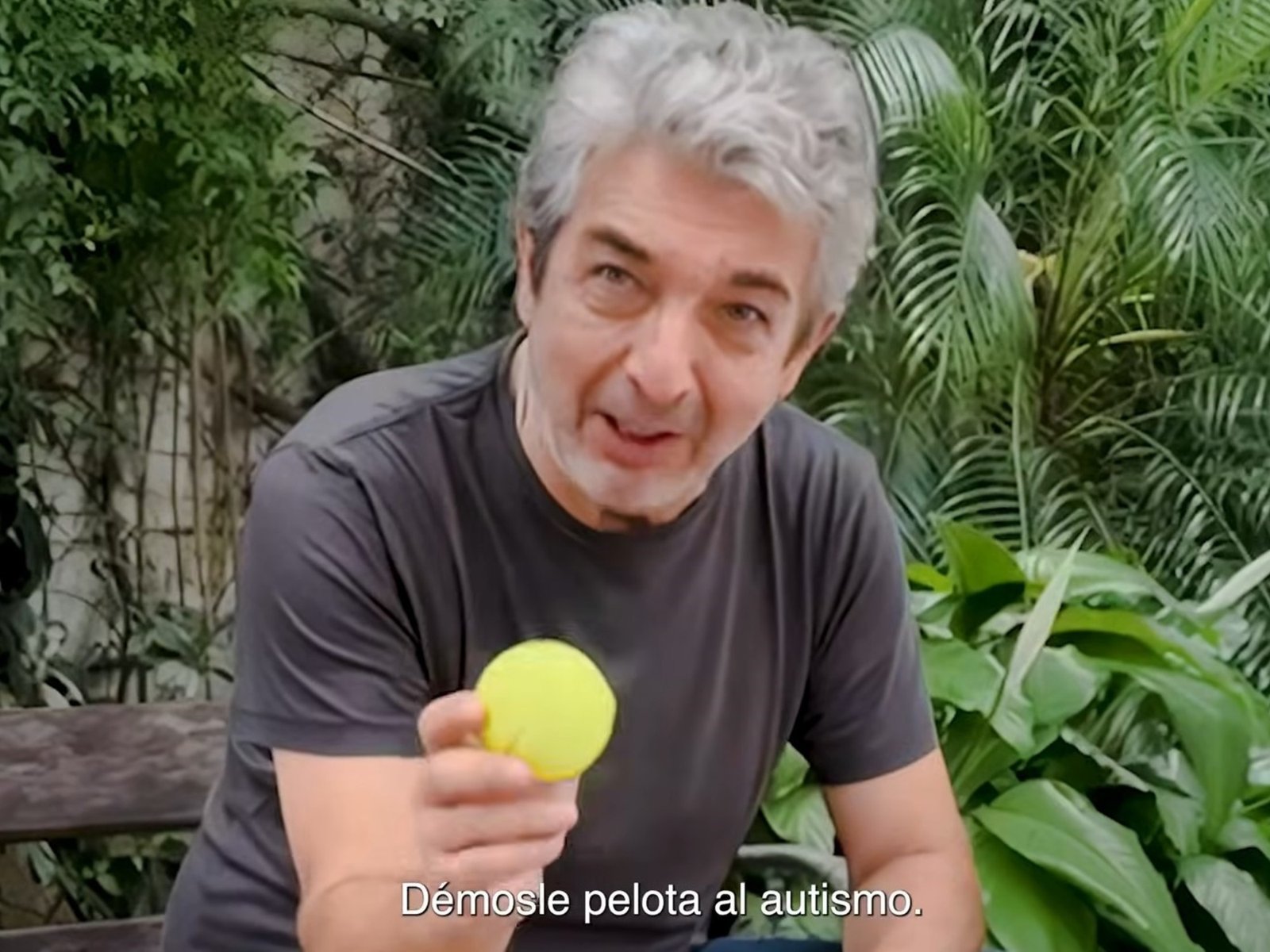 La campaña “Démosle pelota al autismo” de la AAT sumó a Gabriela Sabatini y convirtió una campaña solidaria en una política de inclusión