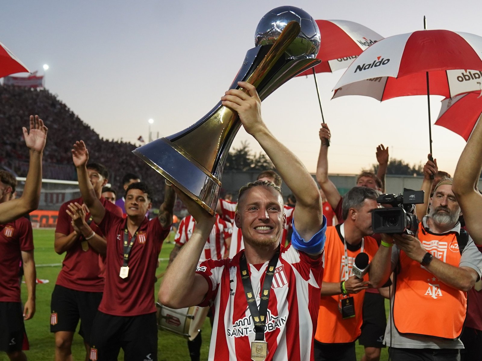 La despedida de Santiago Ascacibar de Estudiantes :: Olé