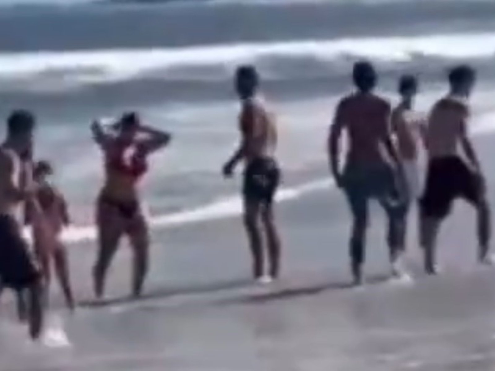 Martín Demichelis y sus hijos fueron rescatados cuando el mar los arrastraba