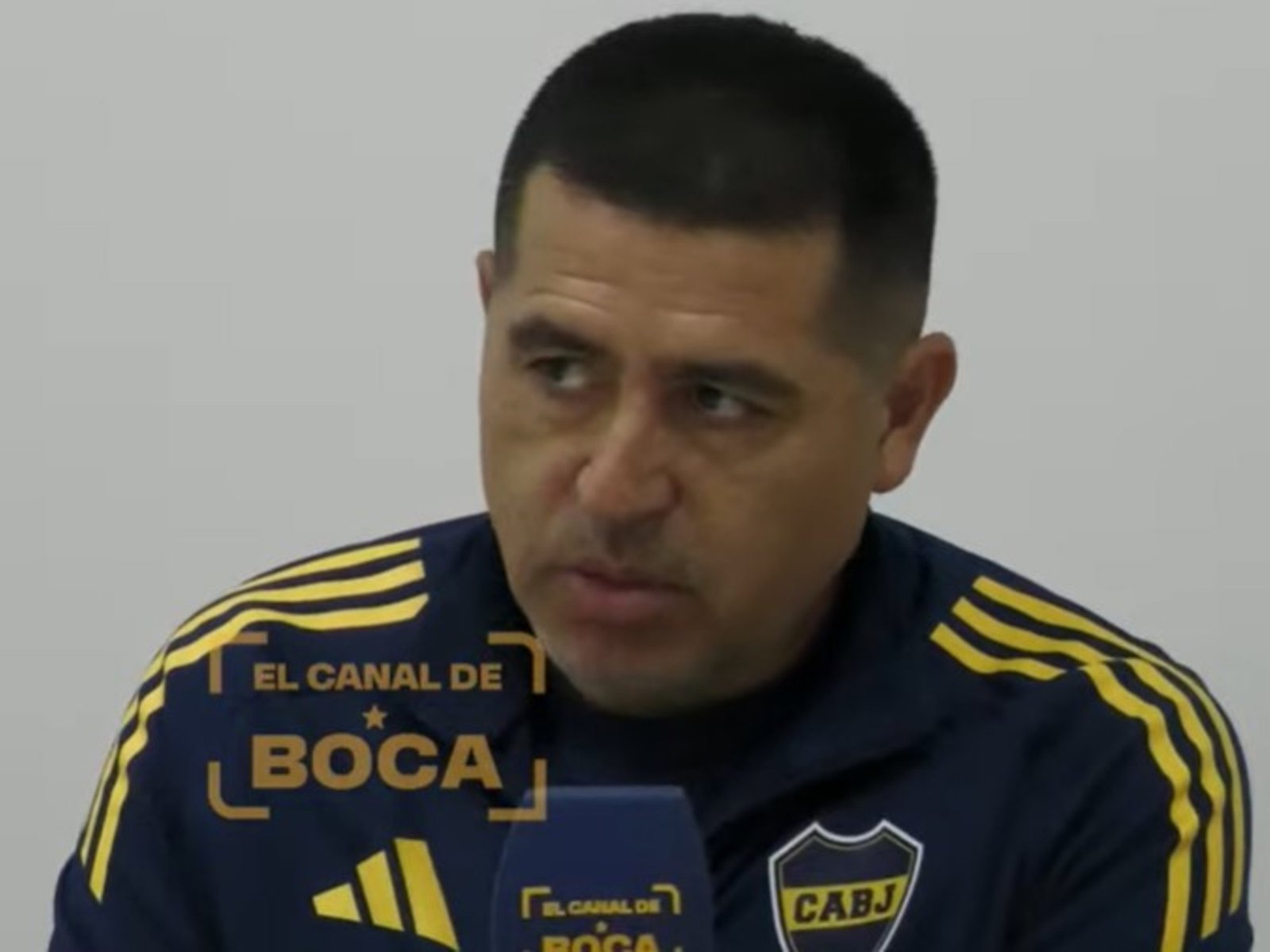 “No nos tenemos que volver locos, tenemos un gran plantel”