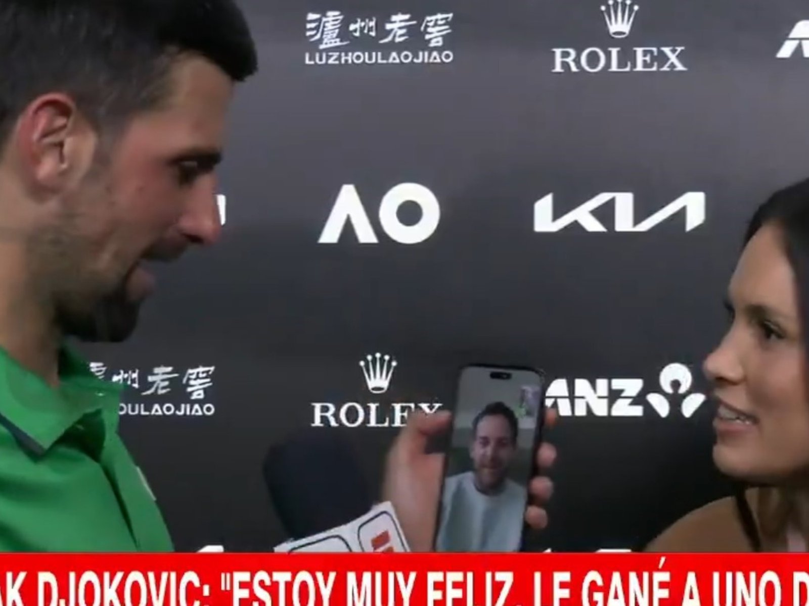 Novak Djokovic, sorprendido por Del Potro y la TV en una videollamada, tras meterse en la final del Abierto de Australia: “Te amo hermano”