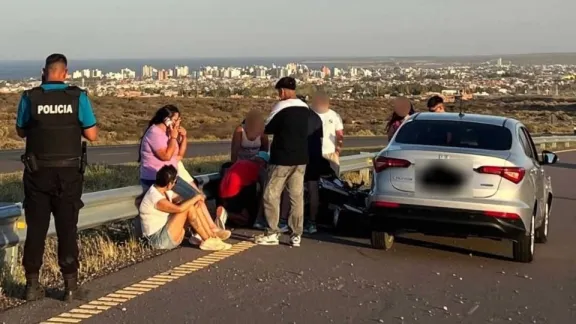 Puerto Madryn: un vehículo embistió a una moto y escapó