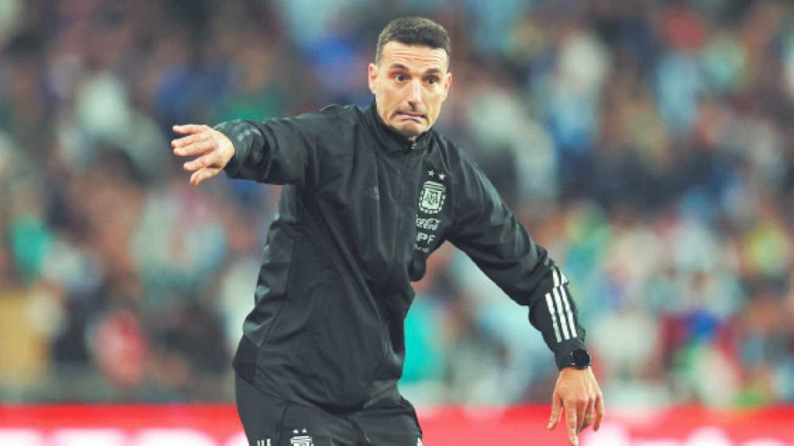 Scaloni: “Messi no se relaja nunca, quiere jugar siempre”