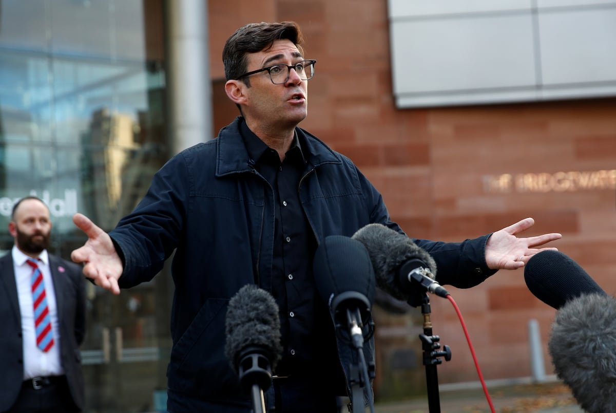 Starmer cierra la vía para que el alcalde de Mánchester pueda disputarle el liderazgo del Partido Laborista | Internacional