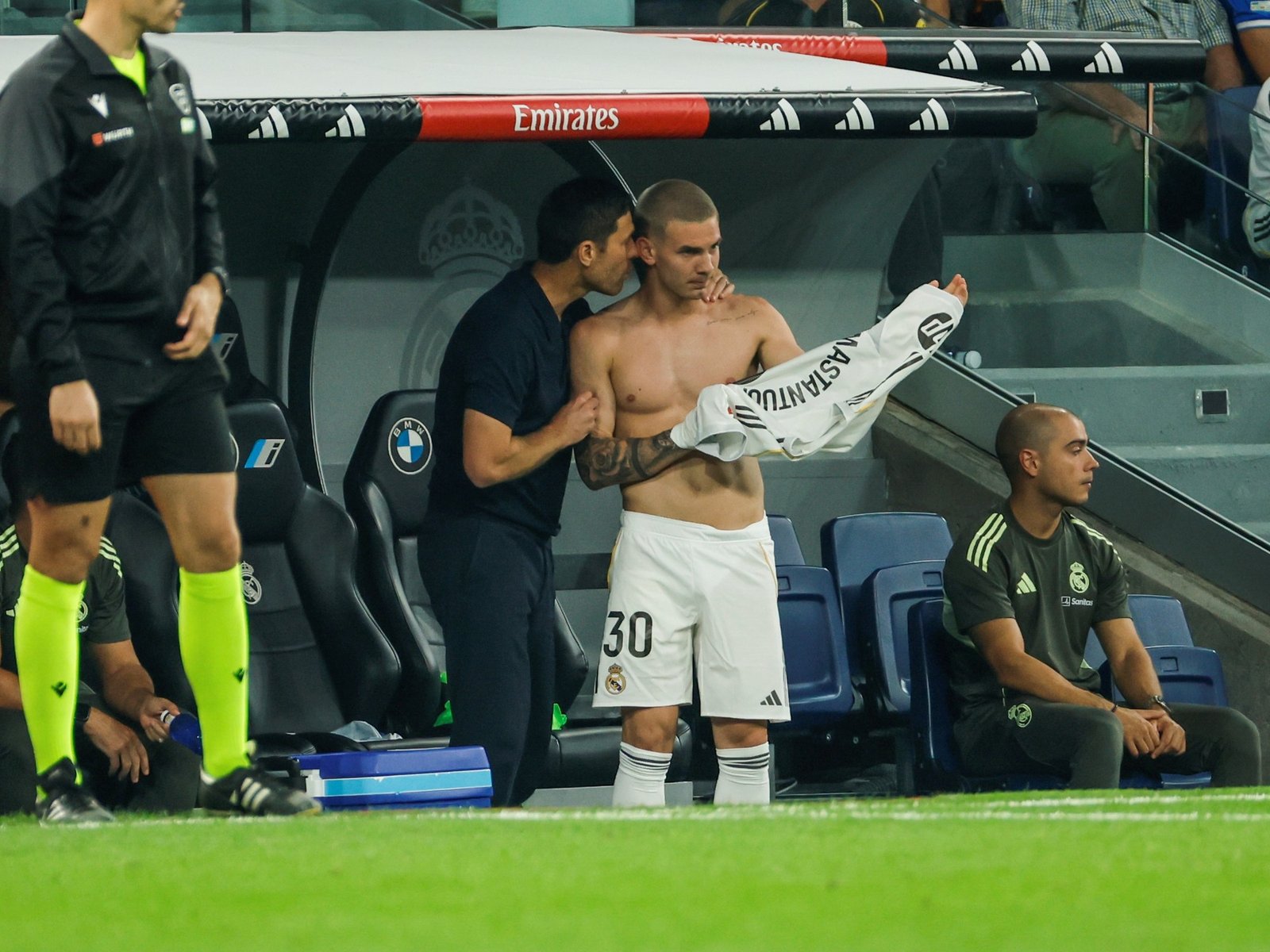 de “ha desaparecido y solo le queda aprovechar ratitos” a “muy bien el crack argentino”