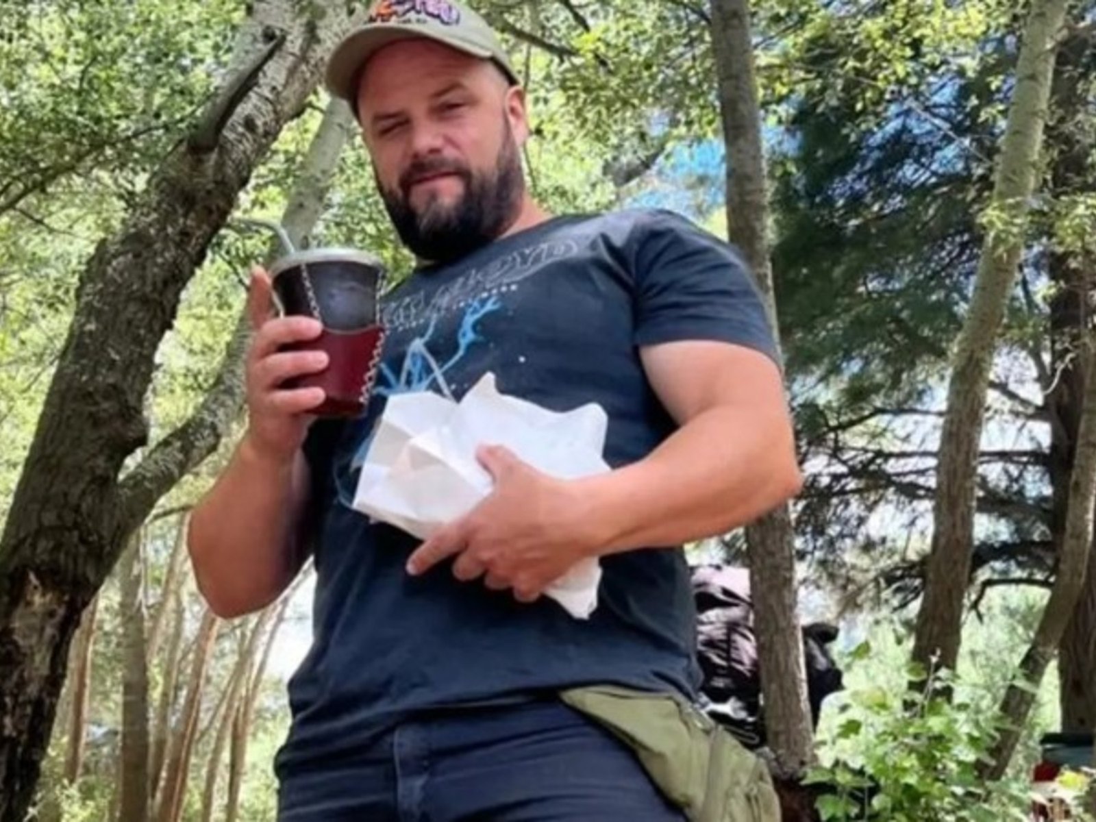 el acto heroico de “Manu”, el vecino de Lago Puelo que atravesó el fuego en moto