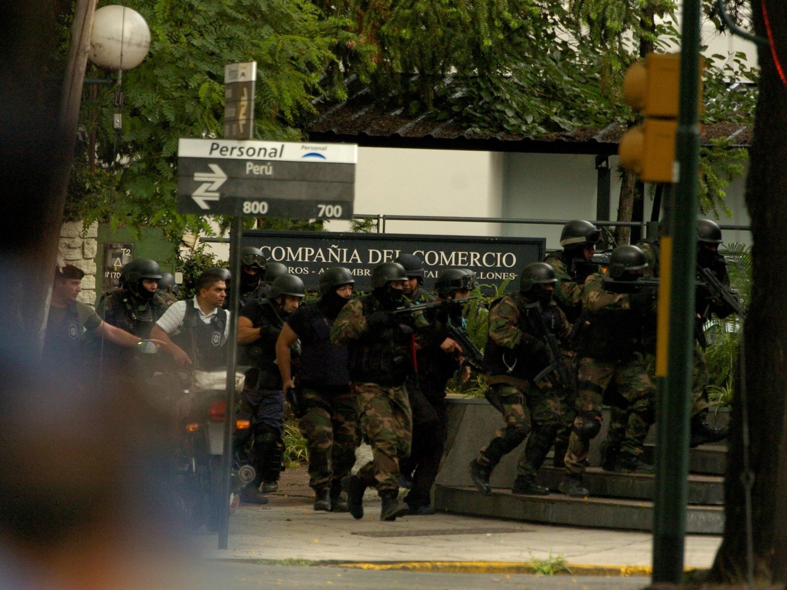 el momento en que los ladrones del “Robo del Siglo” se esfumaron y la Policía quedó en ridículo