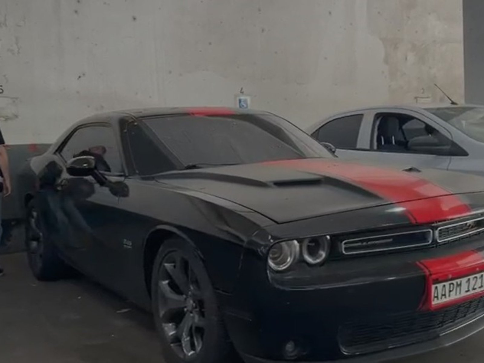 es el que usó L-Gante en un video con la China Suárez