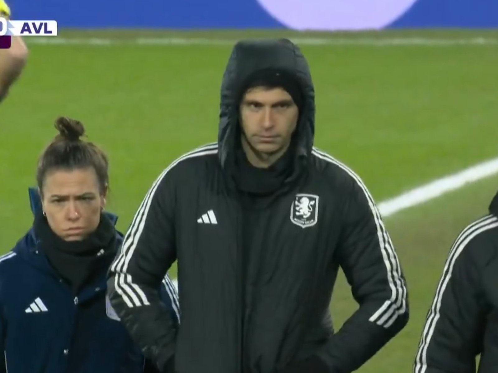 hielo en el gemelo y preocupación