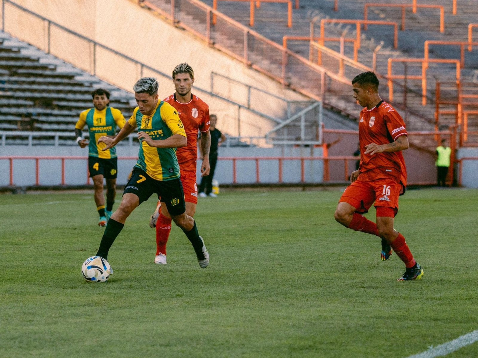 jugaron a no perder y repartieron puntos