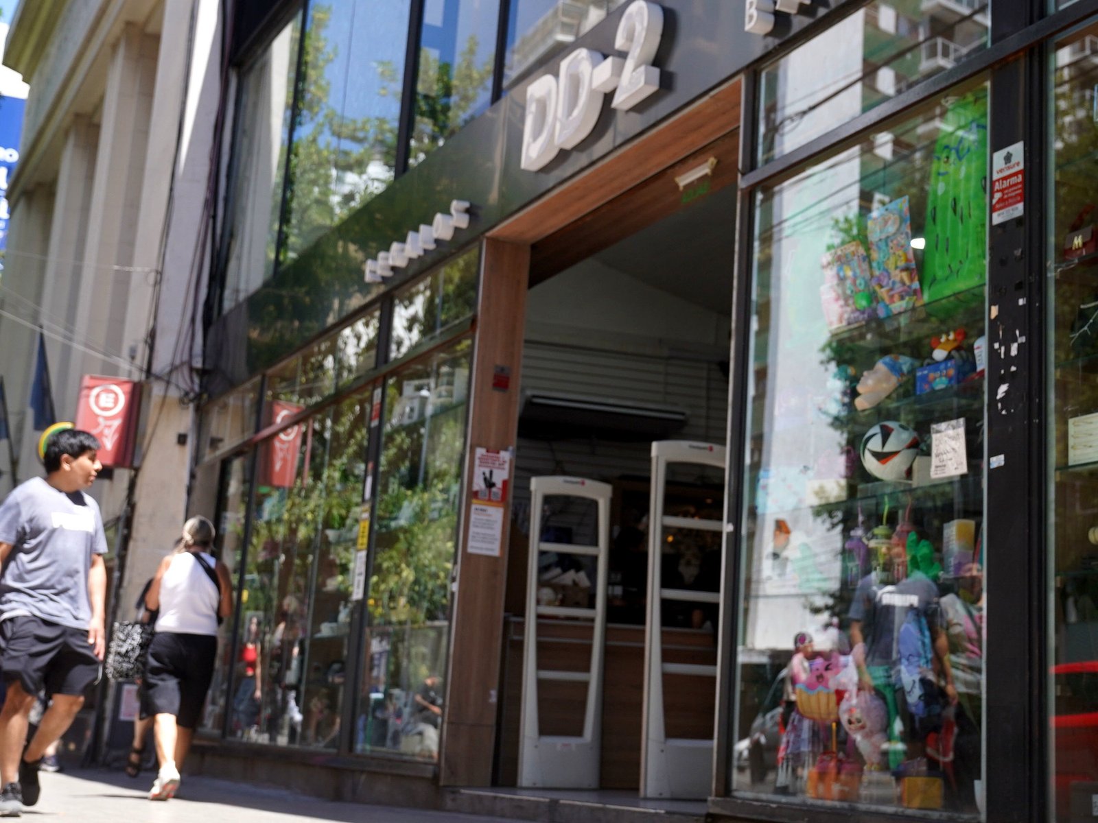 las claves del nuevo boom de bazares chinos que abren todos los días