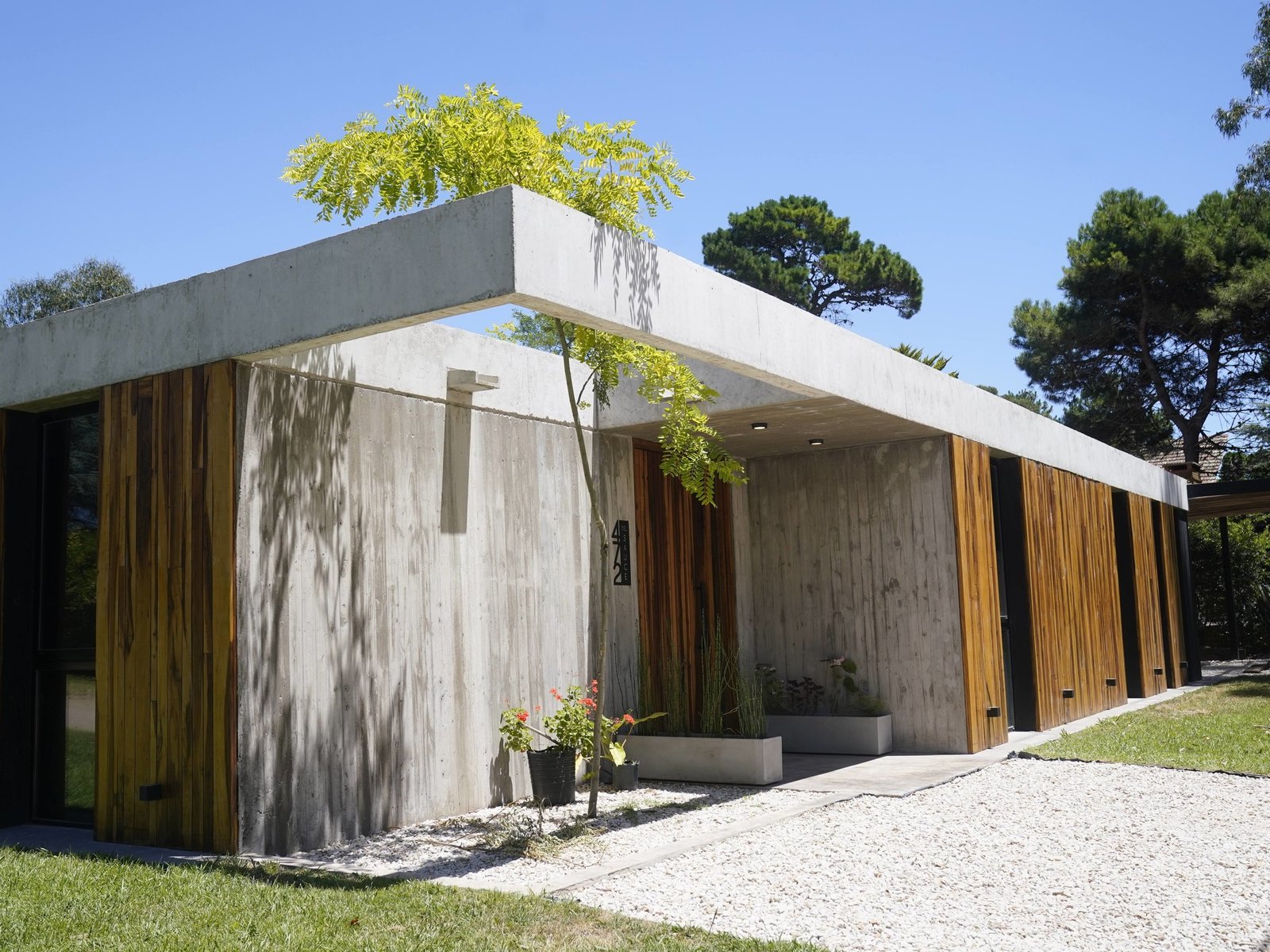 les desvalijaron la casa que alquilaron y se llevaron dinero y artículos de tecnología