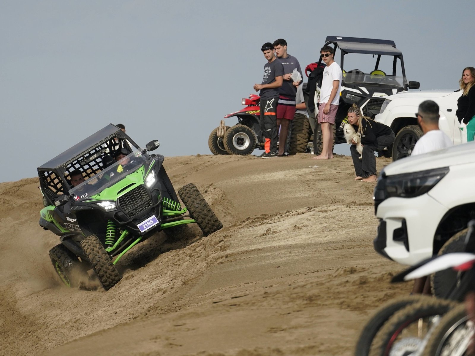 presentan un amparo para prohibir motos, cuatriciclos y 4×4 en los médanos