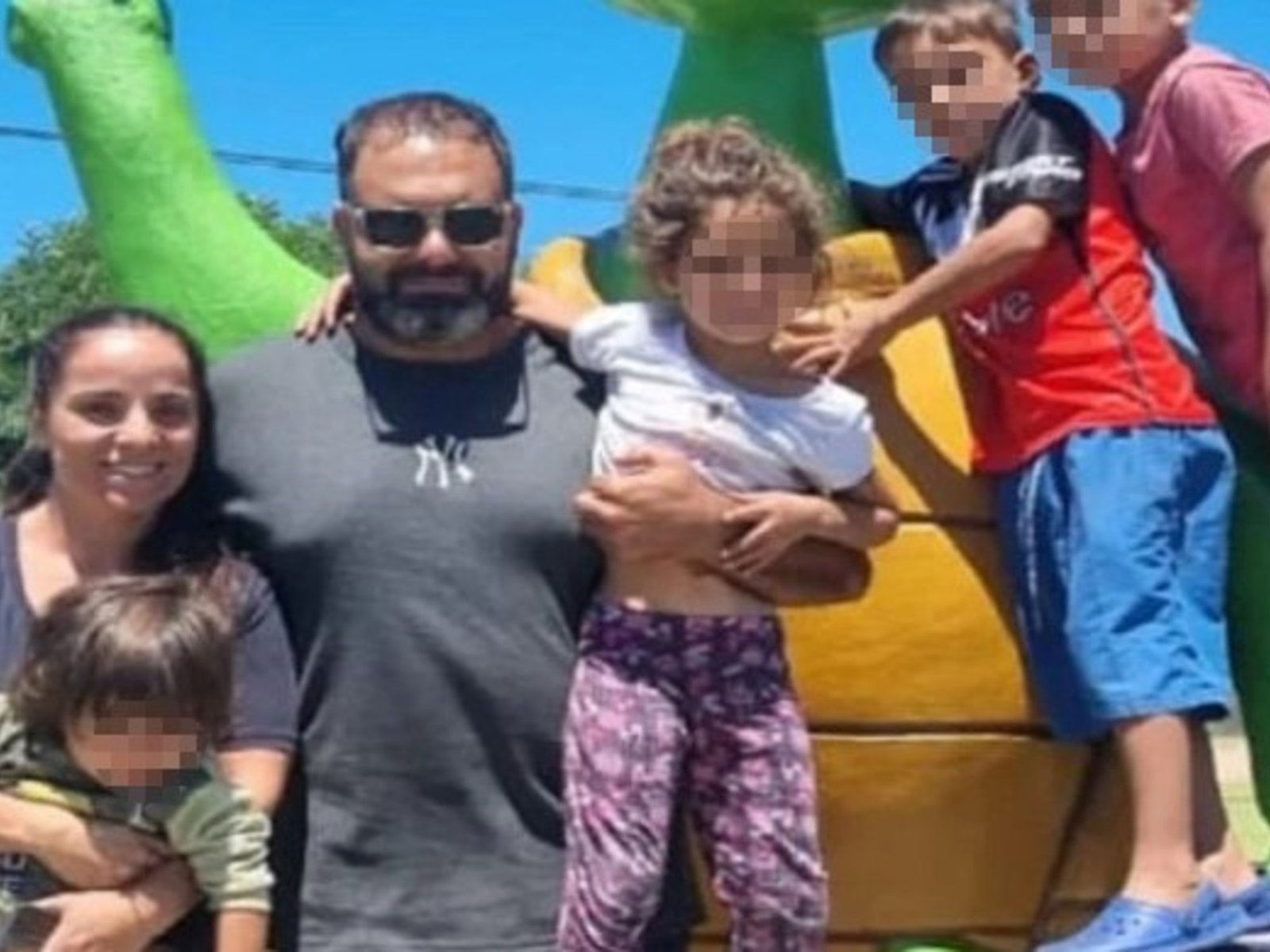 se llevan su camioneta con media familia en la casa rodante y abandonan a dos nenes en la ruta