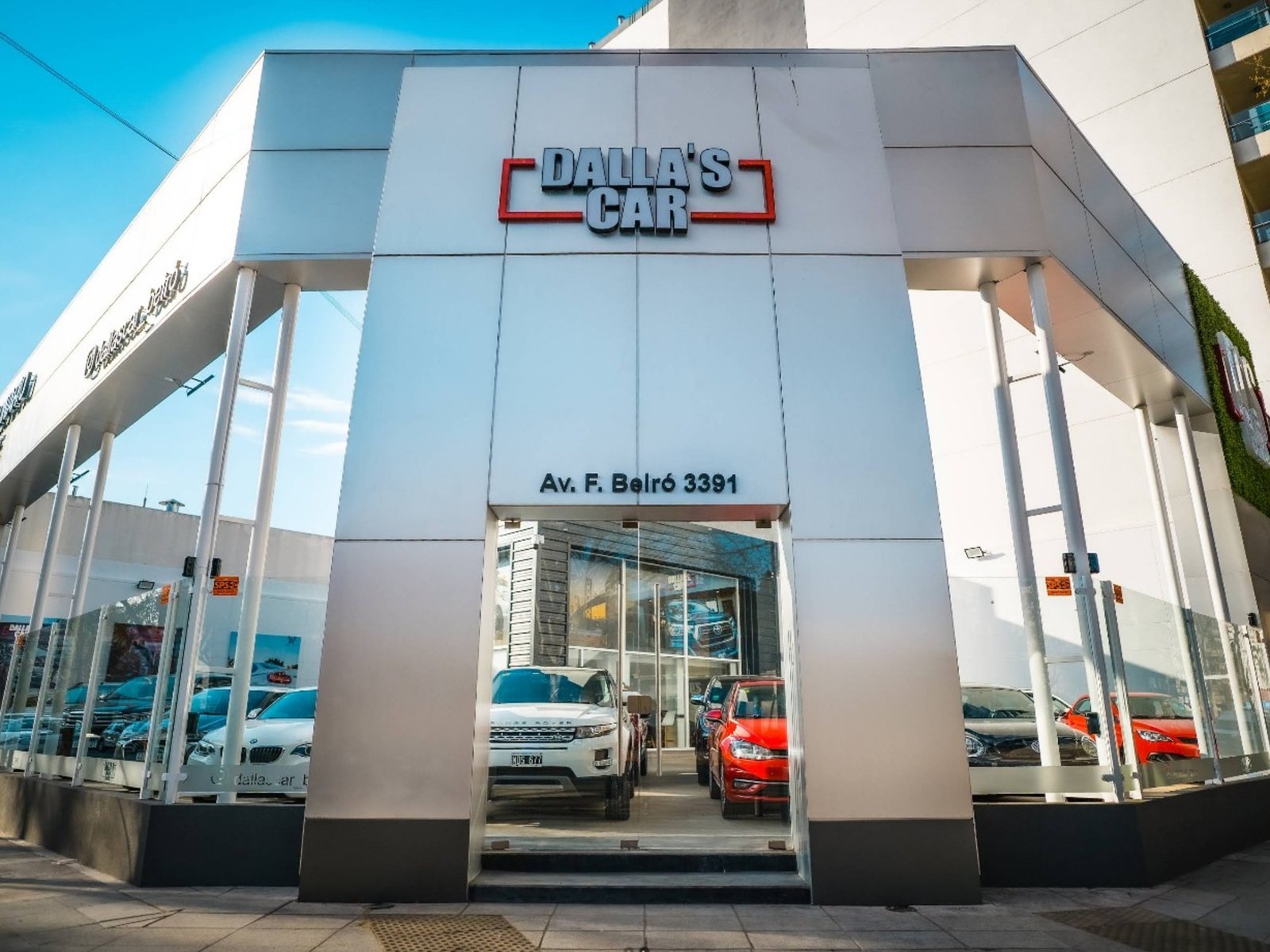 se llevaron dólares y una colección de camisetas pero dejaron los autos y la firmada por Lionel Messi