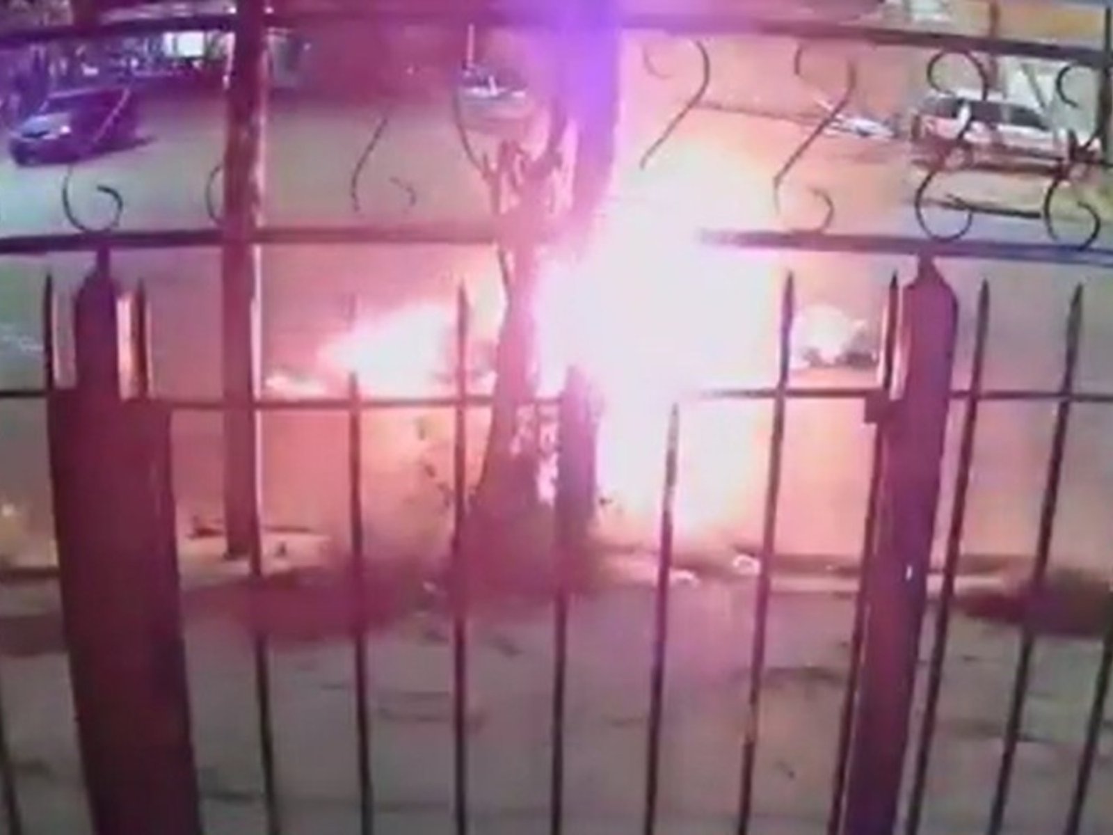 se prendieron fuego y hay un muerto