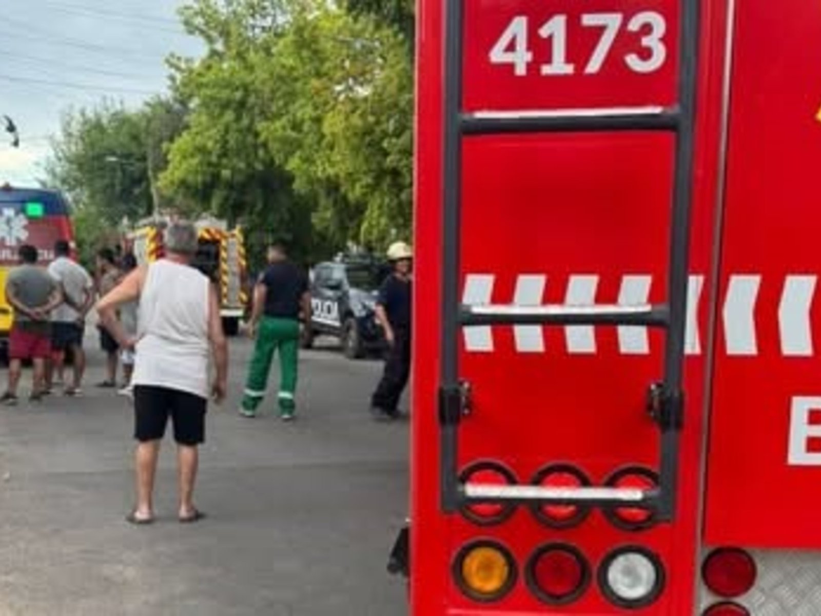 se tiró a un canal para salvar a su hermano de 5 años, quedó 10 minutos bajo el agua y lograron reanimarlo