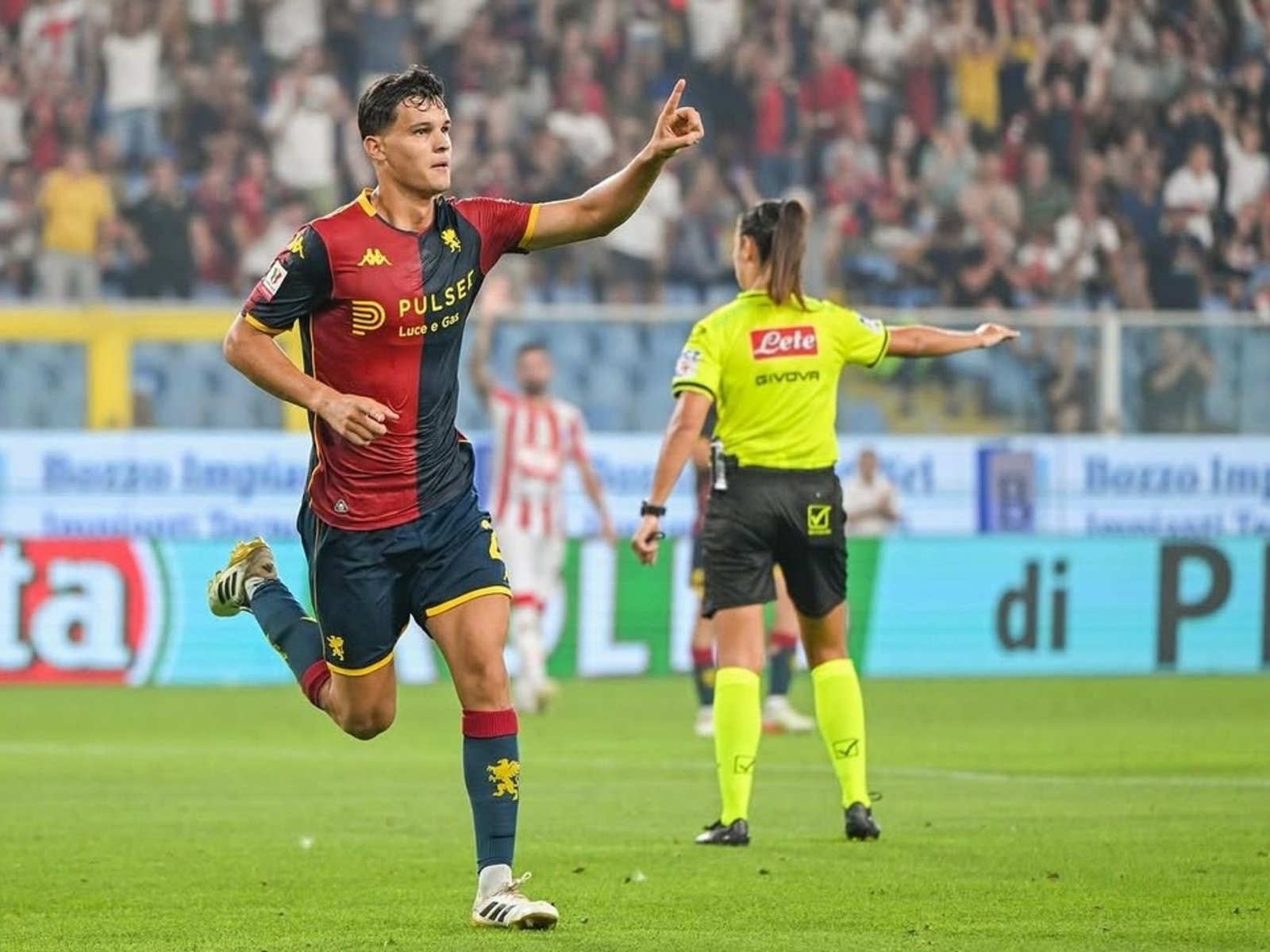 surge un competidor por Valentín Carboni, la joya que quiere Diego Milito para darle un salto de calidad al plantel