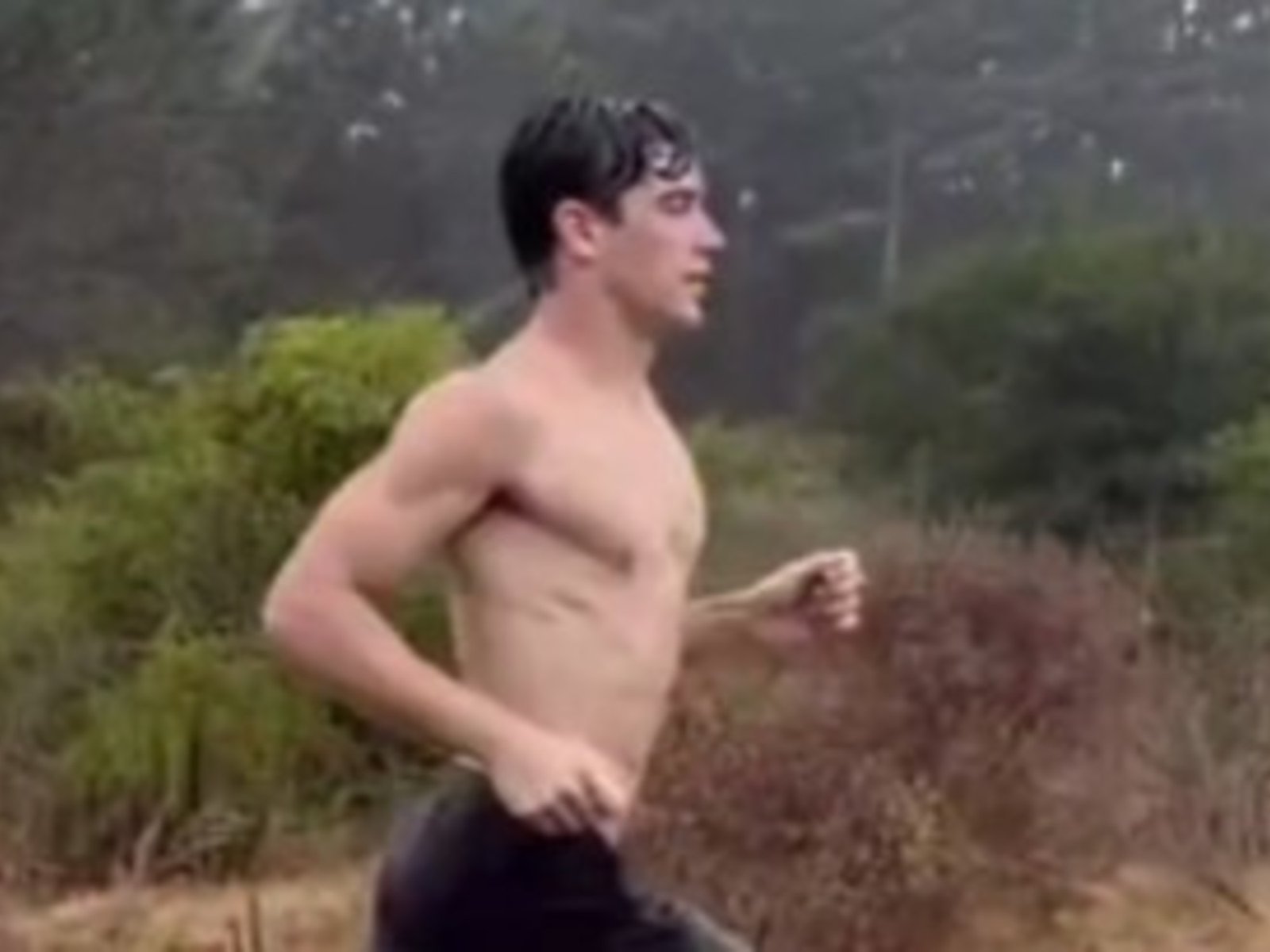 un exigente entrenamiento bajo la lluvia y un cambio físico notable