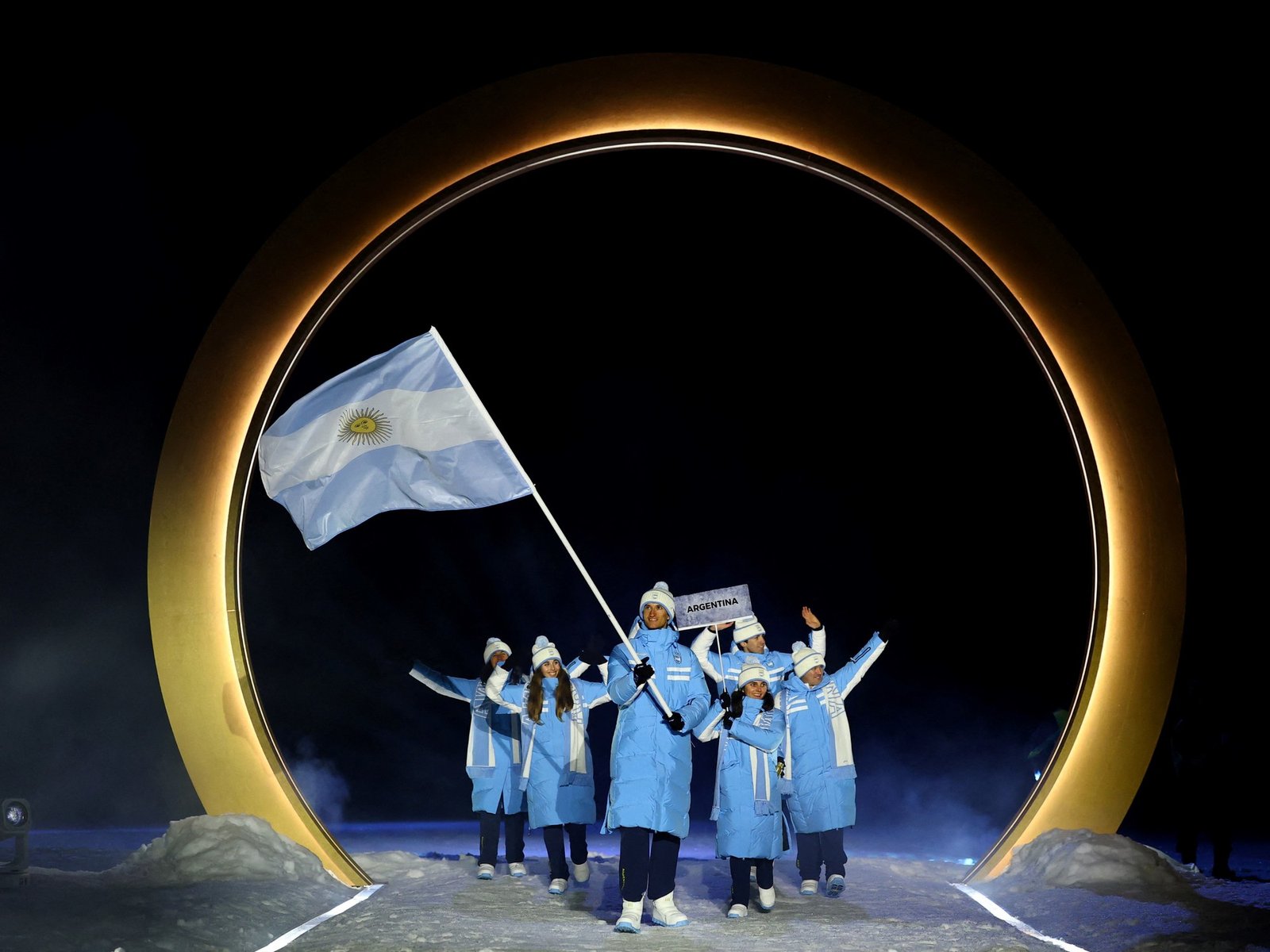 Abucheos al vice de Estados Unidos en el show de inicio de los Juegos Olímpicos de Invierno de Milán-Cortina