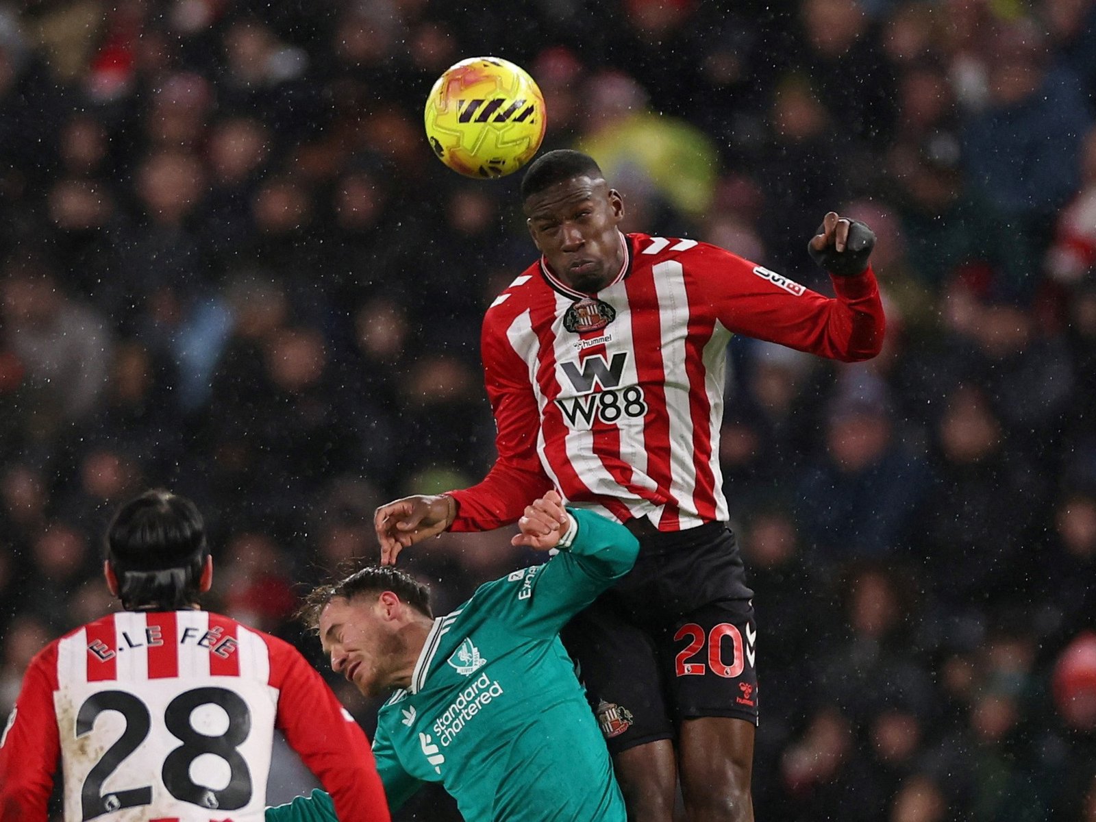 Alexis Mac Allister titular en los Reds que quieren crecer en la Premier League