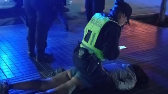 Atrapan a un hombre y una menor de edad con una moto robada