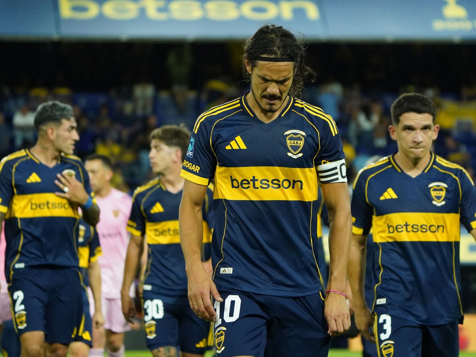 Cavani, los silbidos y una realidad :: Olé