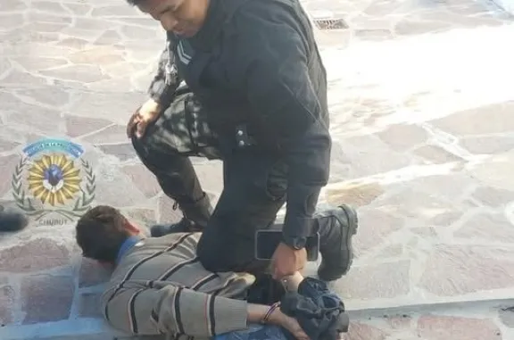 Detuvieron a un joven de 19 años en Madryn tras una persecución por los techo