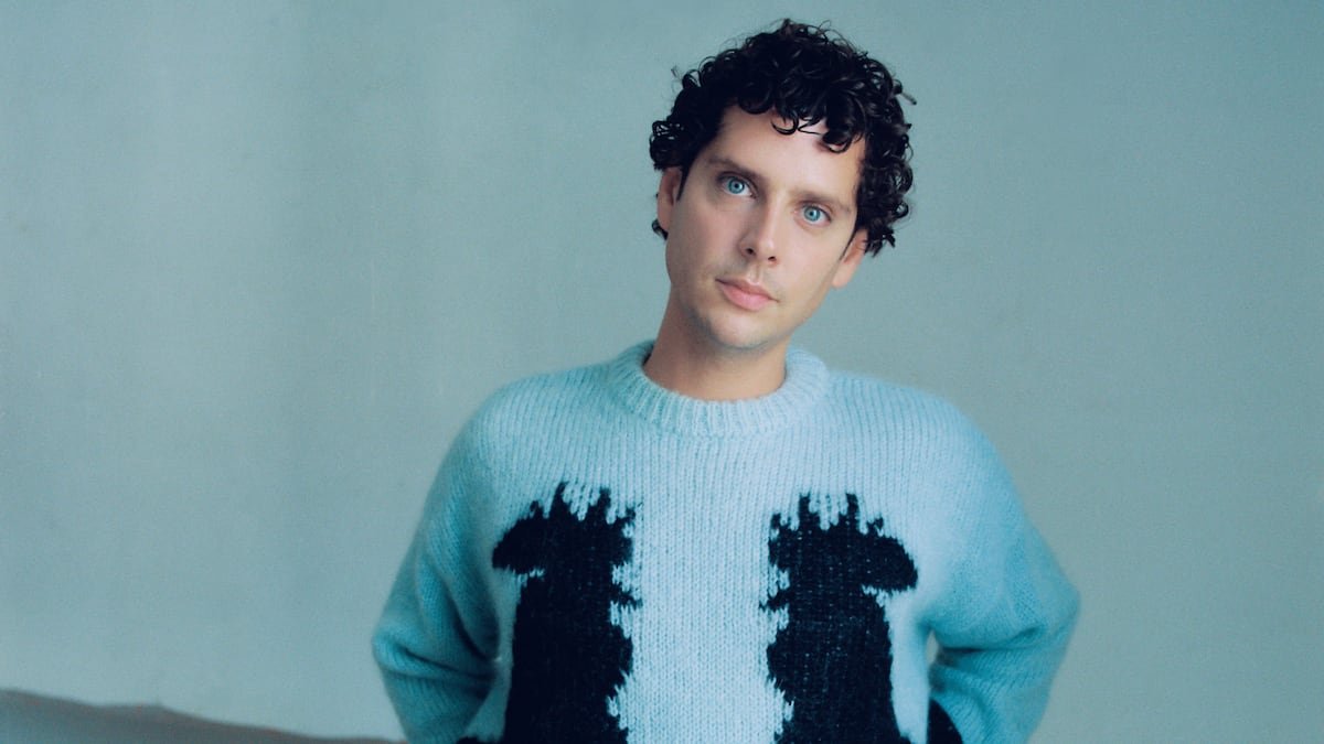 Eduardo Casanova rompe el tabú: “El único armario en el que he vivido no es el de la homosexualidad, es el del VIH” | EL PAÍS Semanal