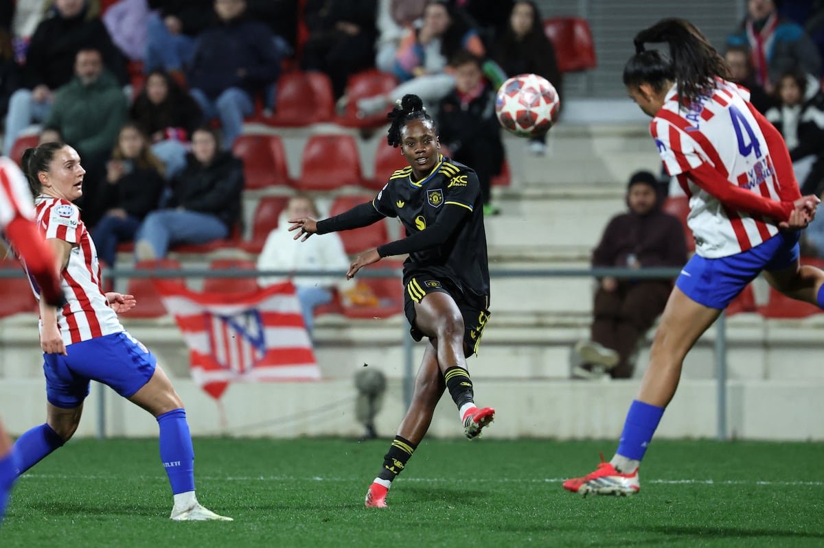 El Atlético se queda al borde de la eliminación en la Champions al caer goleado ante el United | Fútbol | Deportes