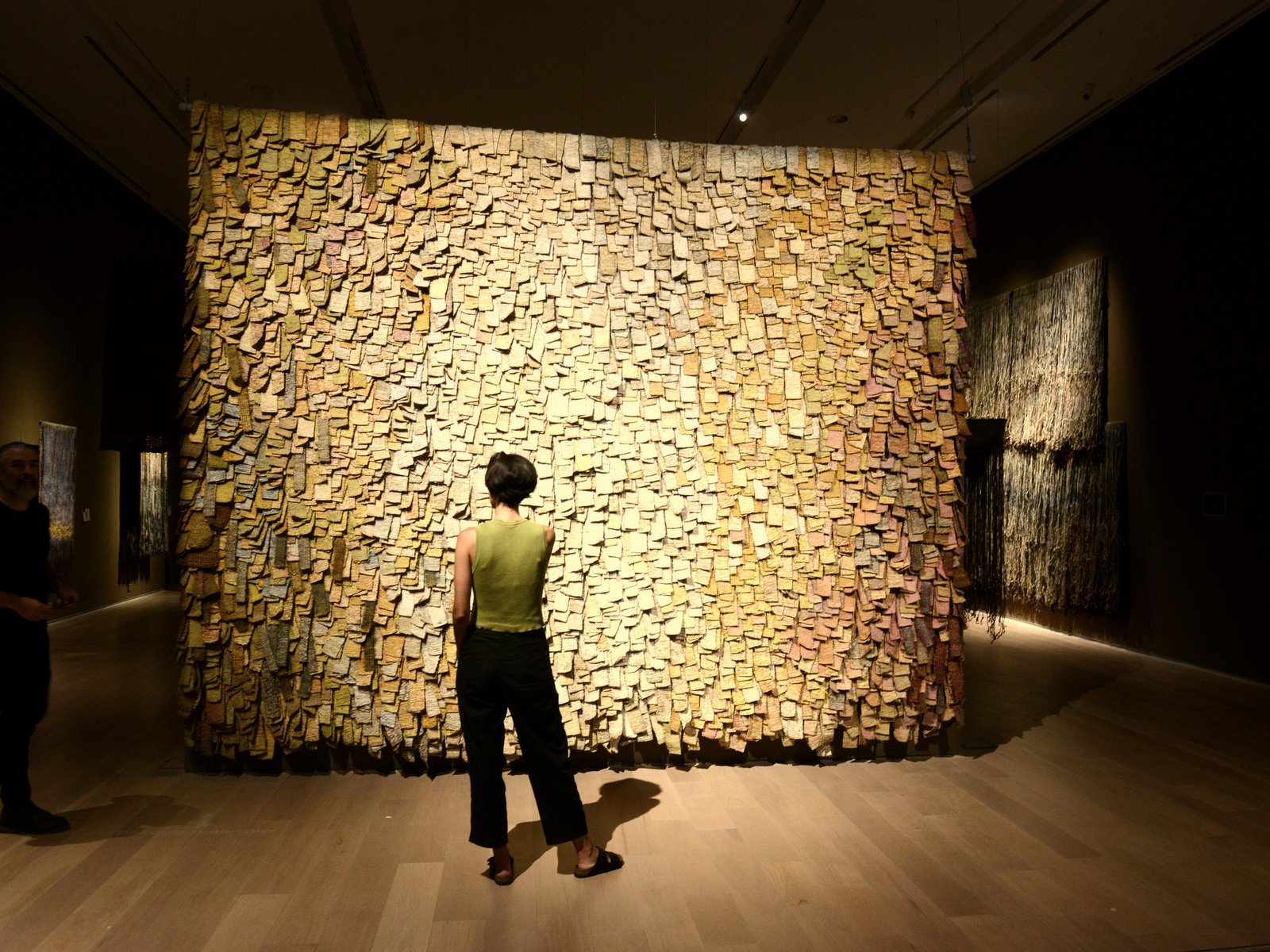 El Malba presenta a la artista colombiana Olga de Amaral con una muestra sobre su monumental obra textil